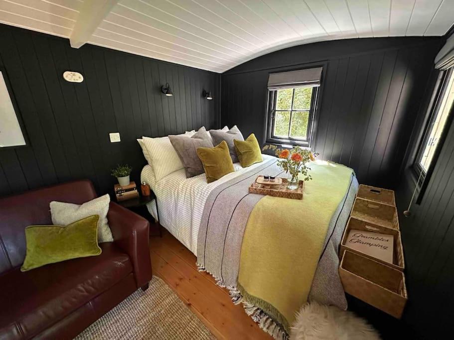 Cornwall Woodland Shepherd'S Hut - Dennis Hut Bodmin Extérieur photo
